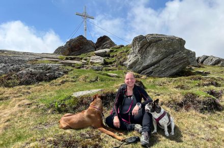 Gipfelsieg am Loskogel mit Hund